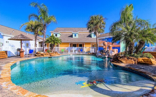 7th Sunrise 3 Bedroom Condo by RedAwning