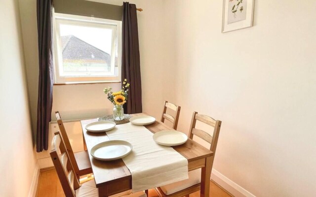 Lovely 2-bed Tree-hole in Northolt Southharrow