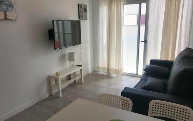COOL Apartment NEAR Beach Pool & AC 1