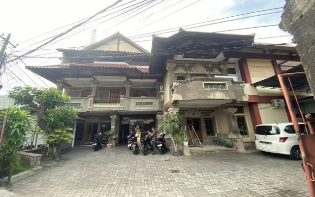 Hotel Candra Adigraha