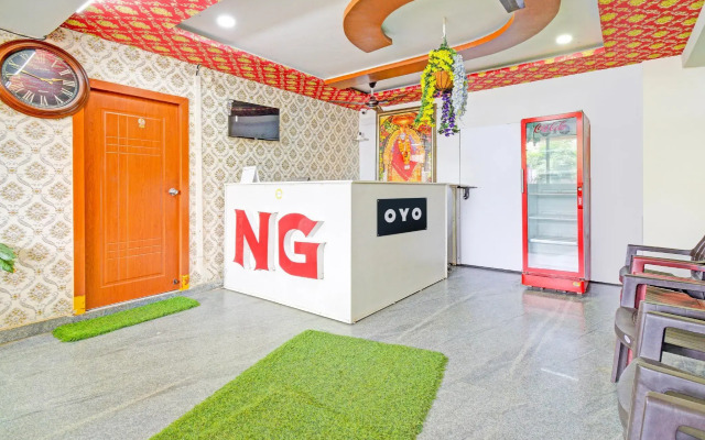 OYO 92953 Sri Navya Grand
