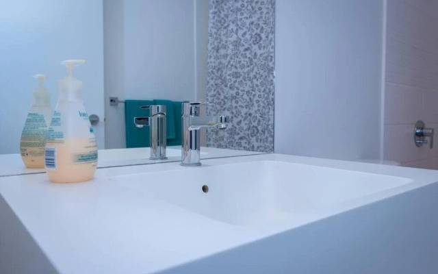 Downtown Toronto Luxury Suites