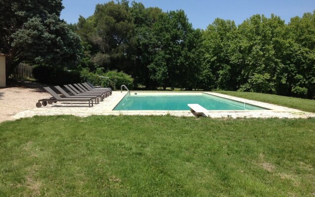 Spacious Castle in Jonquieres with Swimming Pool