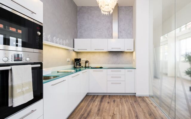 EMPIRENT Mucha Apartments