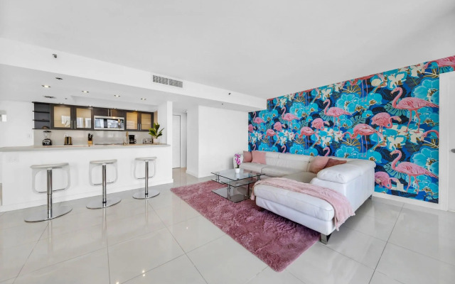 Bayfront Gem With Balcony and Pool