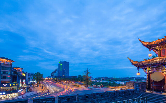 Holiday Inn Express Dujiangyan Downtown