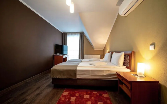 Areo Hotel & Restaurant