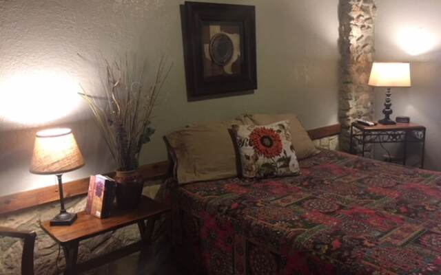 The Leakey Inn by CMD