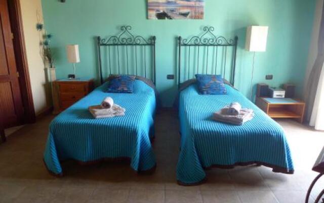 Finca Toredo Large Heated Pool,Hot Tub,Bar/Games Room,Gym,Cave, Free WiFi