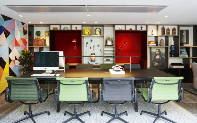 citizenM Paris Champs-Élysees Hotel