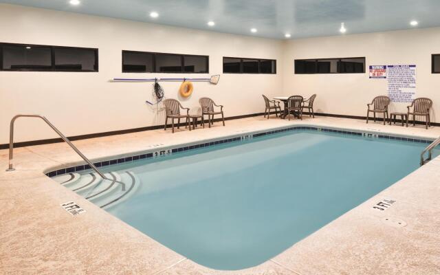 Holiday Inn Express & Suites Locust Grove by IHG