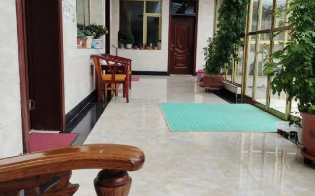 Luqu Hongshiya Holiday Hotel