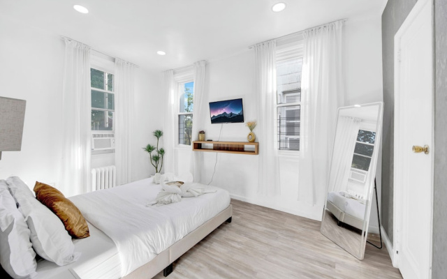 Luxury NY Home 3BR with Easy Parking