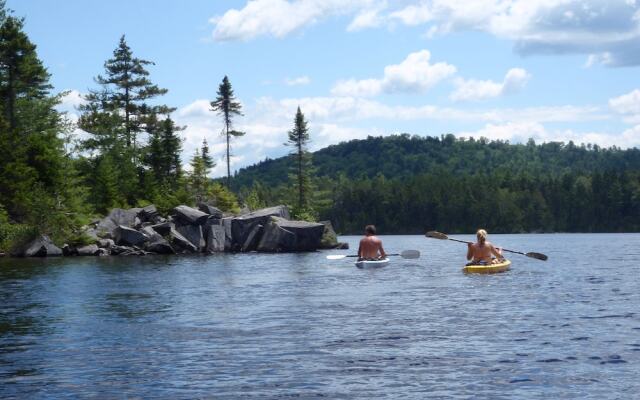 Hawks Nest Lodge And Restaurant