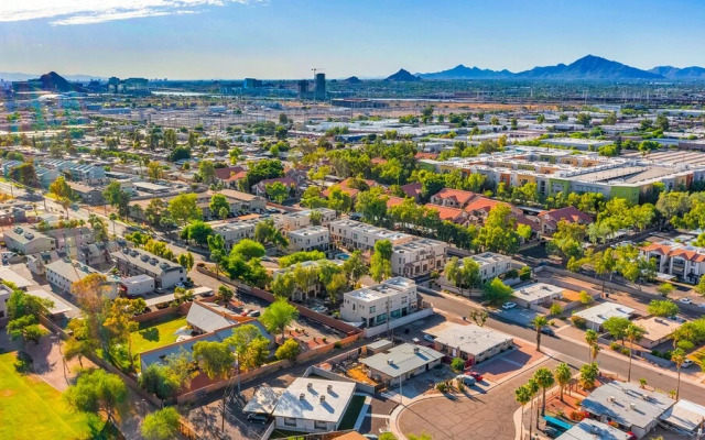 Sunrise at the Cul-de-Sac 1BR Apartment