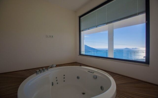 Villa Swan by Akdenizvillam