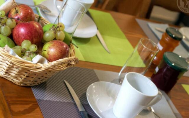 Gite Apinac, 3 pièces, 4 personnes - FR-1-496-122