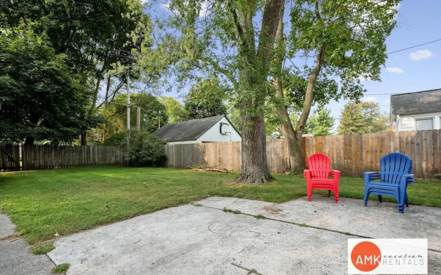 Downtown Holland Charmer