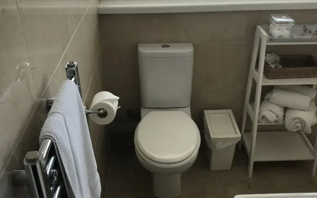 Hollies Guest House
