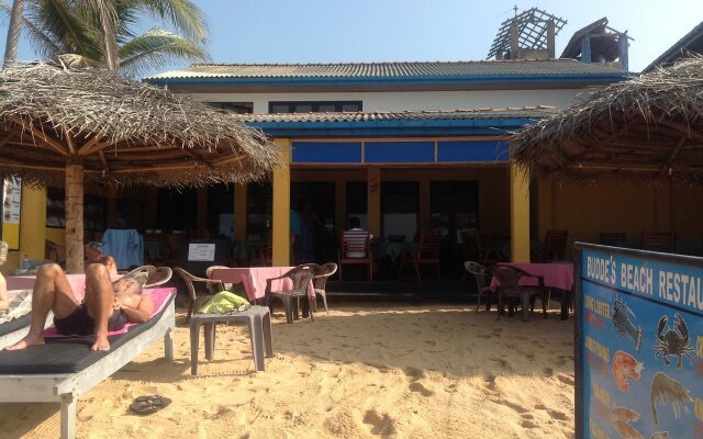 Budde's Beach Restaurant & Guesthouse