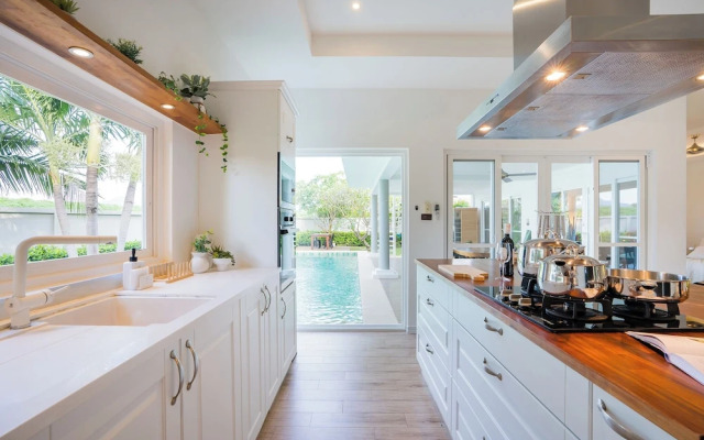 Kira Japandi Escape Sauna Rooftop Cinema