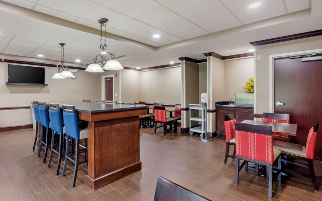 Comfort Inn & Suites Hillsville I-77
