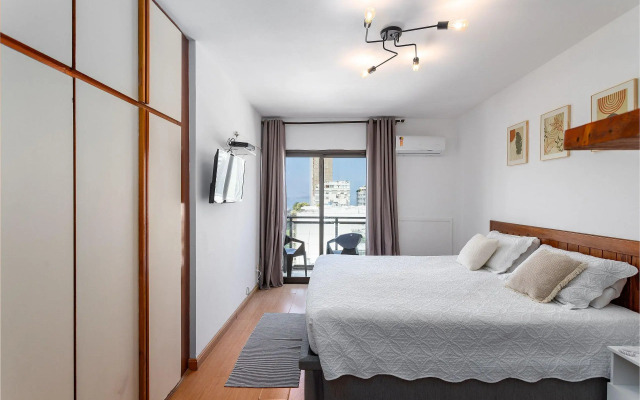 (902-B) Studio com Vista Mar e Comodidades