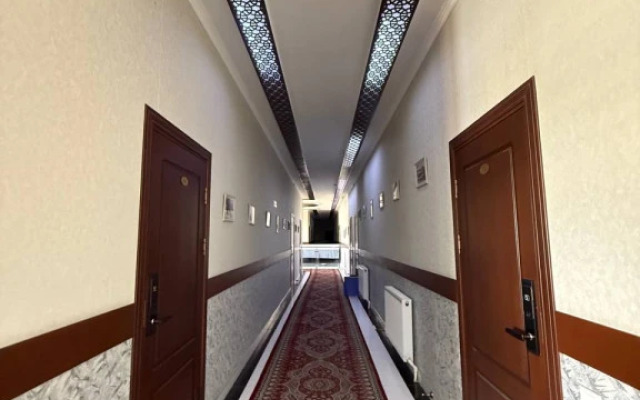 Parvina Hotel