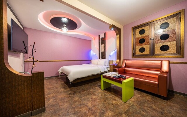 Suyu Palace Hotel