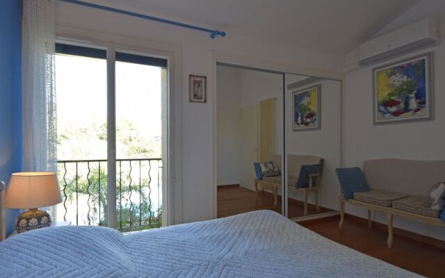 Modern villa in Cournonterral, with large garden, private pool and terrace