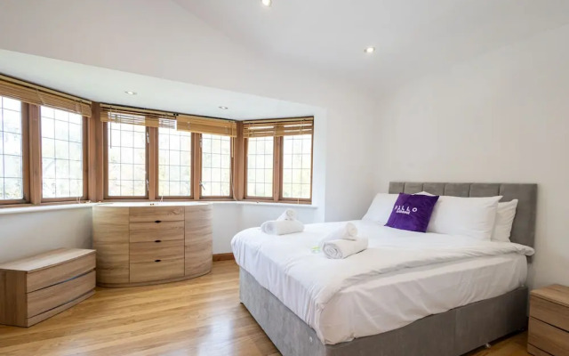 Pillo Rooms - Abbey Lodge