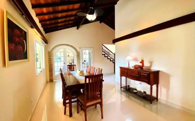 Villa Amarela