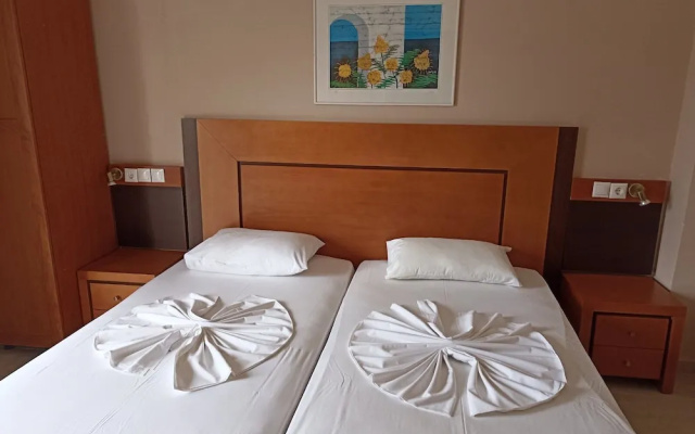 Bristol Hotel & Apartments