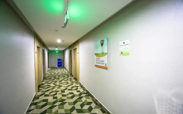 Durian Candy Hotel (Zhuji Diankou Town Passenger Station)