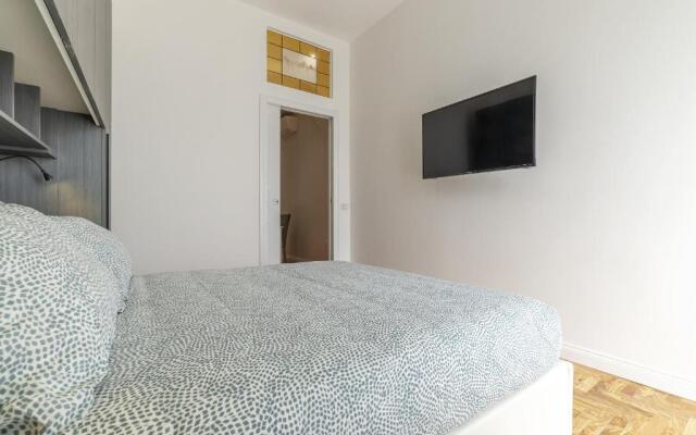 Rione Prati Elegant Apartment With Balcony