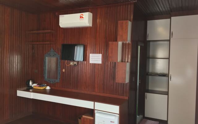 Rattanakvisal Boutique