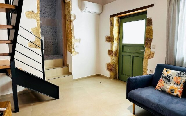 Roussos Place - Next To Splantzia Square - 2bd 2ba