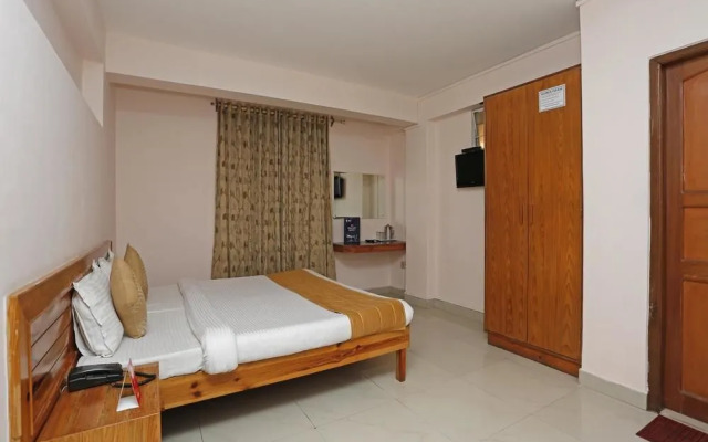 OYO 4740 White Orchid