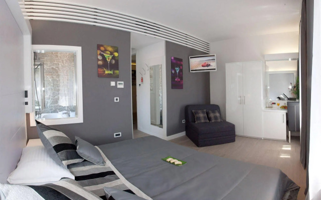 Authentic Luxury Rooms