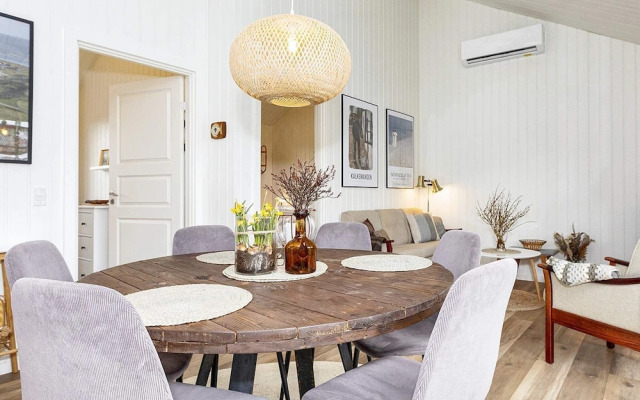 6 Person Holiday Home in Logstor