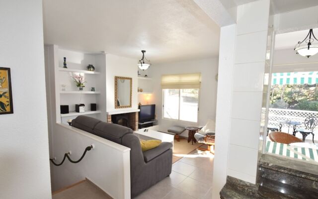 Modern Holiday Home With Swimming Pool in Altea
