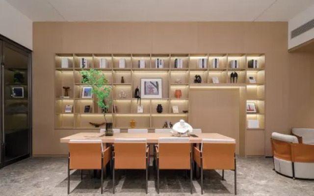 H Crystal Hotel (Shangqiu Ancient City First People's Hospital)