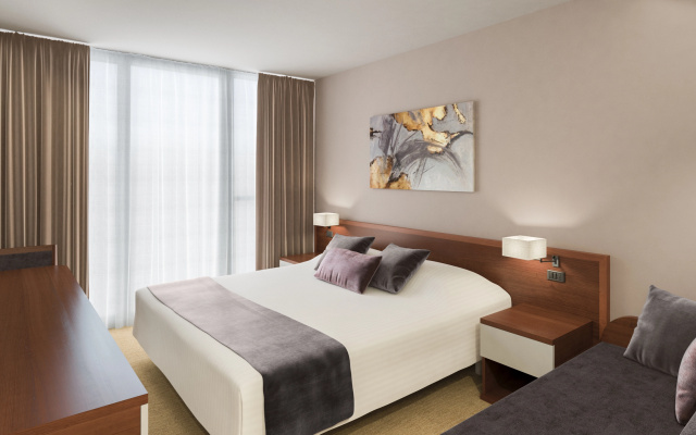 Arena Hotel Holiday