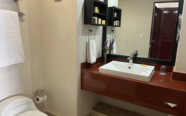 St Isidro Suites Corporate Housing SPA & Wellness Center