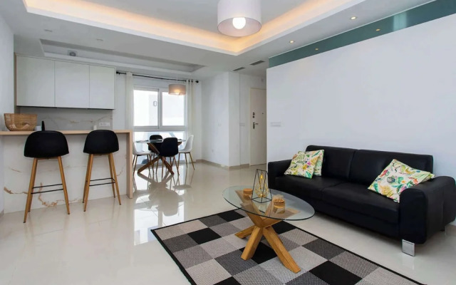 Sunset Paradise - Sleeps 4, Pool, Terrace & Views