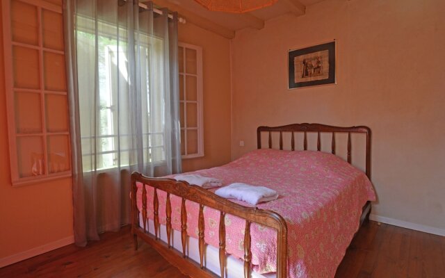 Cosy Villa in Flaux with Swimming Pool