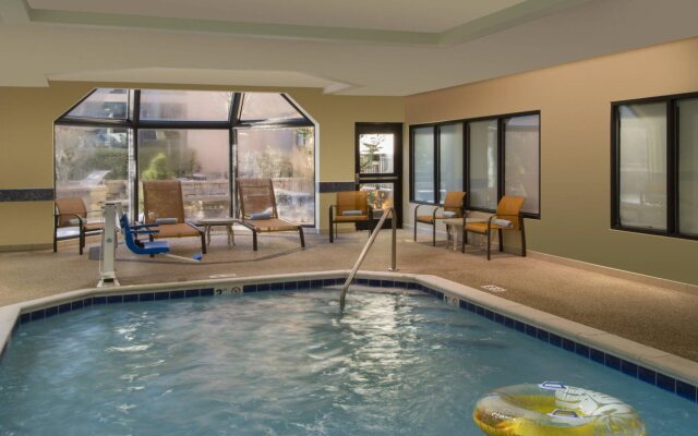 Courtyard by Marriott Cleveland Beachwood