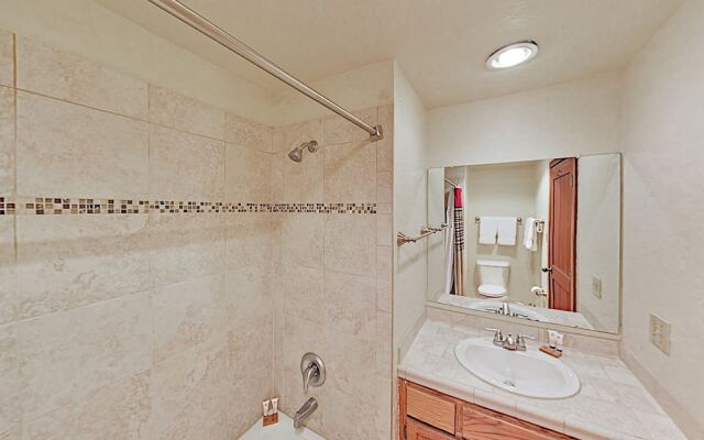 15tru5ai 3 Bedroom Condo