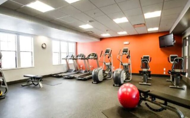 Hampton Inn & Suites DuPont