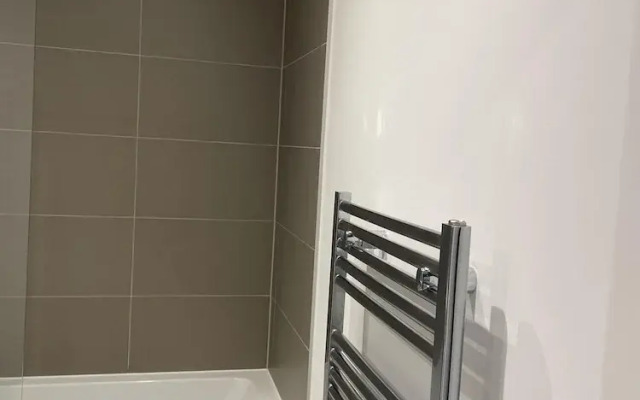 2 Bedroom Luxury Apartment in Barking